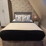 The Artists Penthouse In Apartment Harrogate