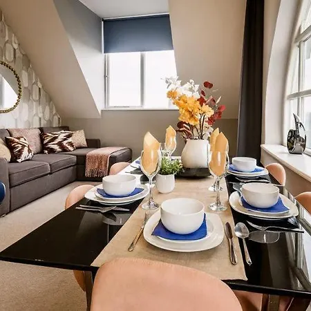 The Artists Penthouse In Apartment *