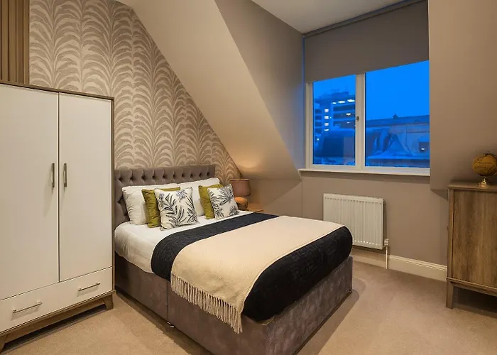 The Artists Penthouse In הרוגייט